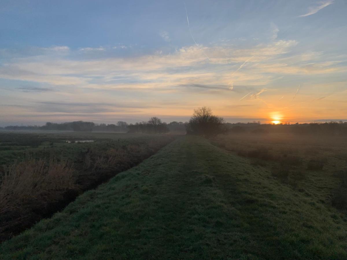 Owlet Lodge Chislet Bagian luar foto